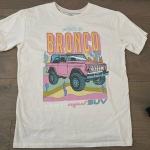 women’s bronco tee shirt size medium